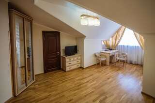 Санатории Svityaz Resort Трускавец Двухместный номер с 1 кроватью - Мансарда-3